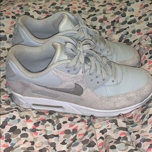 Nike Air Max 90 Sneakers
